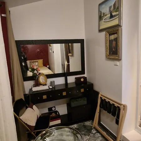 Apartament Avenue Champs Elysees - Magnifique F1/f2 Paryż